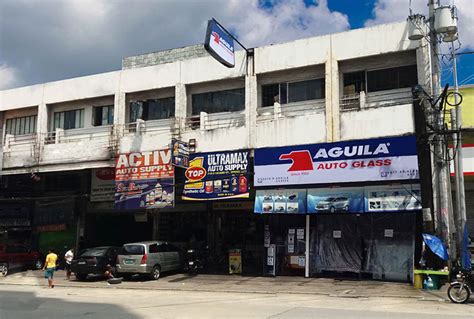 Branches of Dickies in Quezon City, Metro Manila .